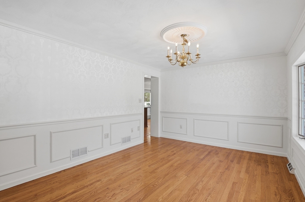 26 Monroe Street Shrewsbury, MA 01545 - Photo 4 of 40