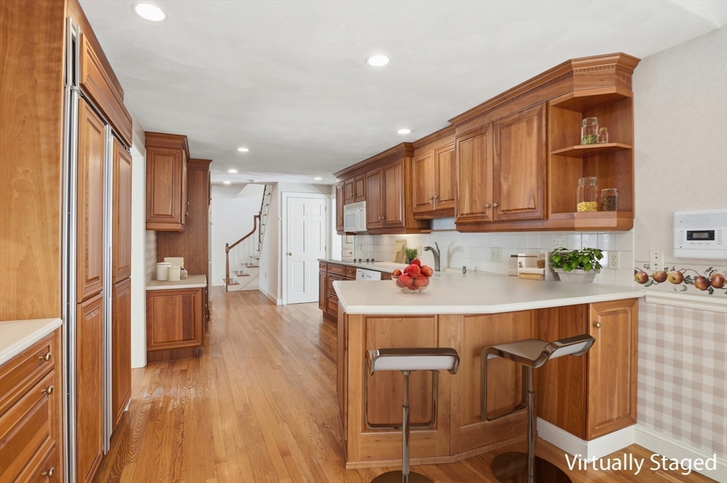 26 Monroe Street Shrewsbury, MA 01545 - Photo 8 of 40