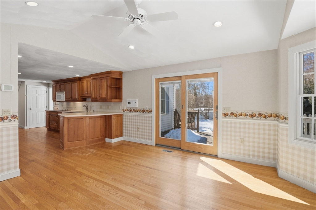 26 Monroe Street Shrewsbury, MA 01545 - Photo 10 of 40