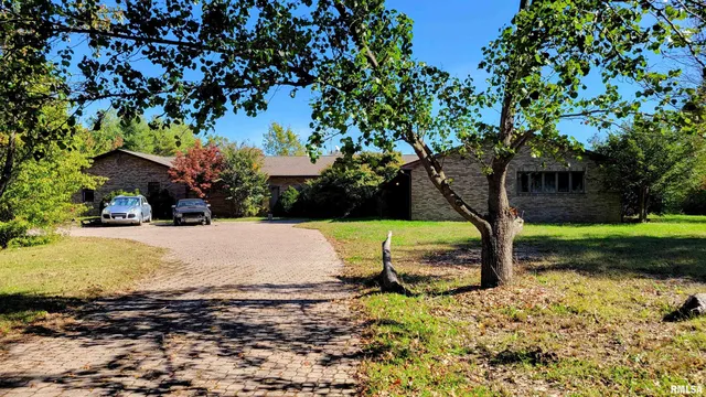 $695,000 | 3898 Country Club Road, Carbondale, IL 62901