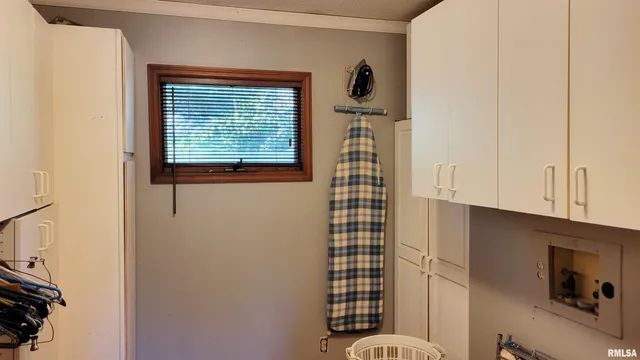 $695,000 | 3898 Country Club Road, Carbondale, IL 62901