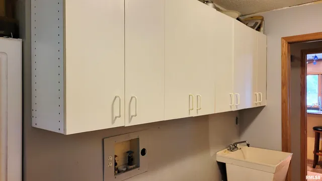 $695,000 | 3898 Country Club Road, Carbondale, IL 62901