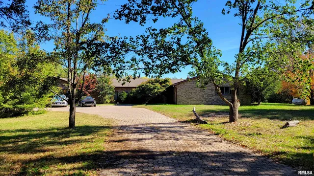 $695,000 | 3898 Country Club Road, Carbondale, IL 62901
