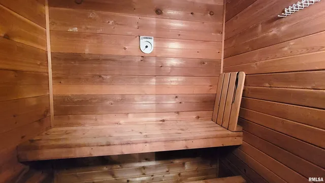 $695,000 | 3898 Country Club Road, Carbondale, IL 62901