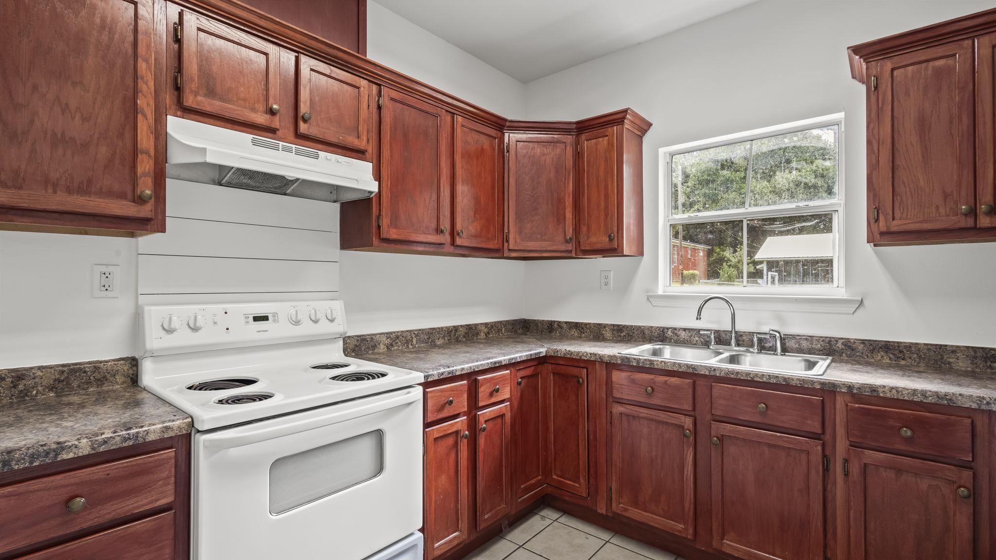 28129 8th Avenue Daphne, AL 36526 - Photo 11 of 38 Kitchen