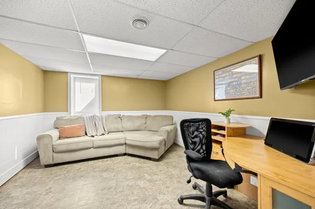 $239,900 | 801 Carver Street North, Winthrop, MN 55396