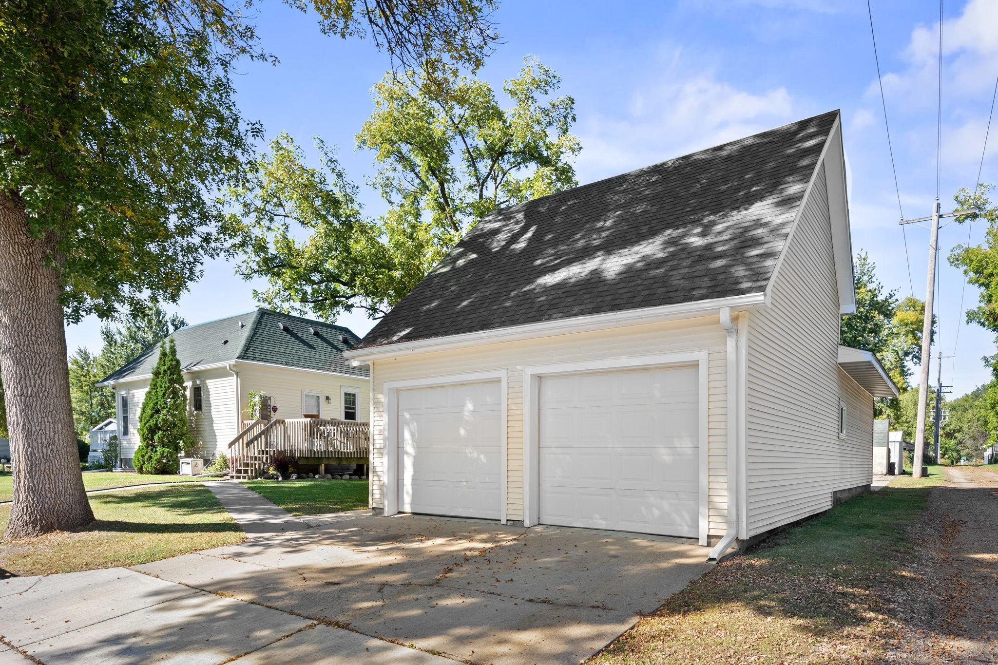 801 Carver Street North Winthrop, MN 55396 - Photo 24 of 27