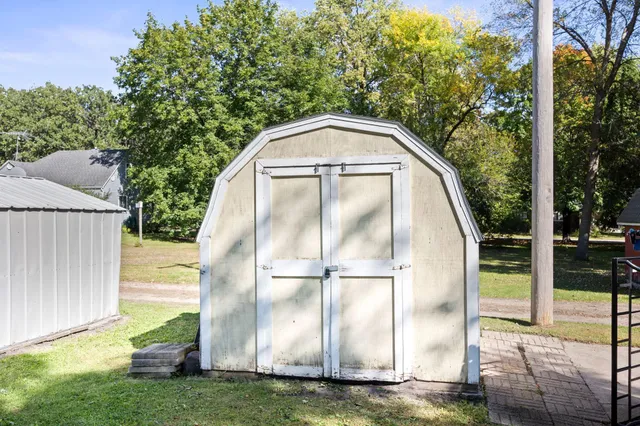 $239,900 | 801 Carver Street North, Winthrop, MN 55396