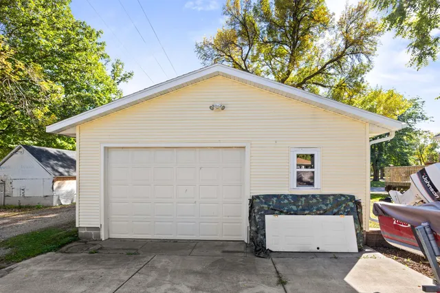 $232,900 | 801 Carver Street North, Winthrop, MN 55396