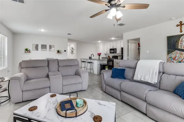 $2,395 | 1650 Woodbrook Drive, Hutchins, TX 75141