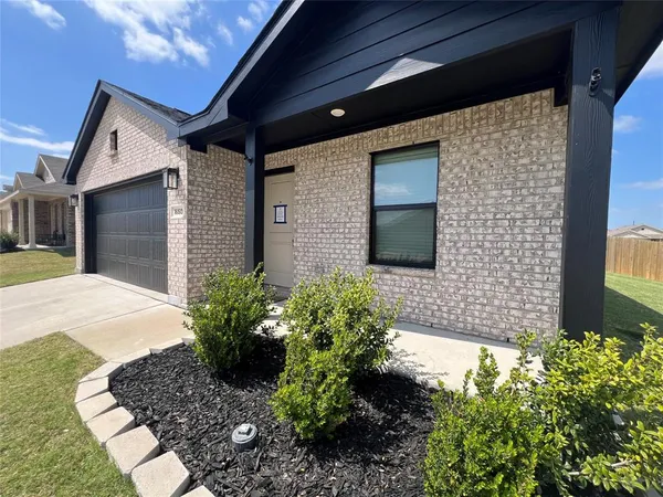 $2,295 | 1650 Woodbrook Drive, Hutchins, TX 75141