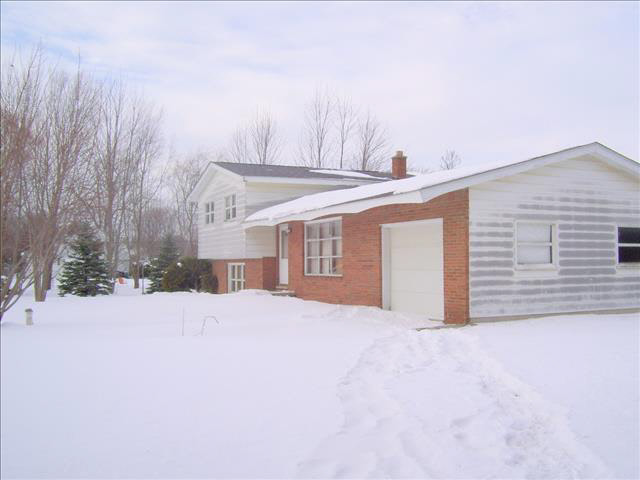 2755 East Creek Road Carleton, MI 48117 - Photo 12 of 17 20389915-11.JPG