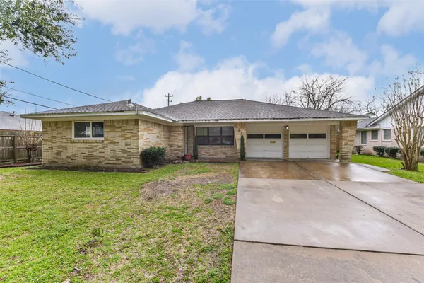 $2,000 | 705 Dunwick Lane, Pasadena, TX 77502