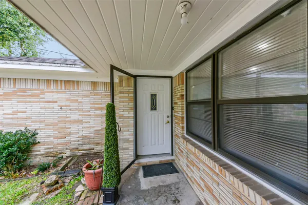 $1,800 | 705 Dunwick Lane, Pasadena, TX 77502