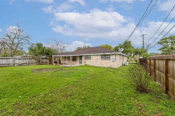 $1,800 | 705 Dunwick Lane, Pasadena, TX 77502