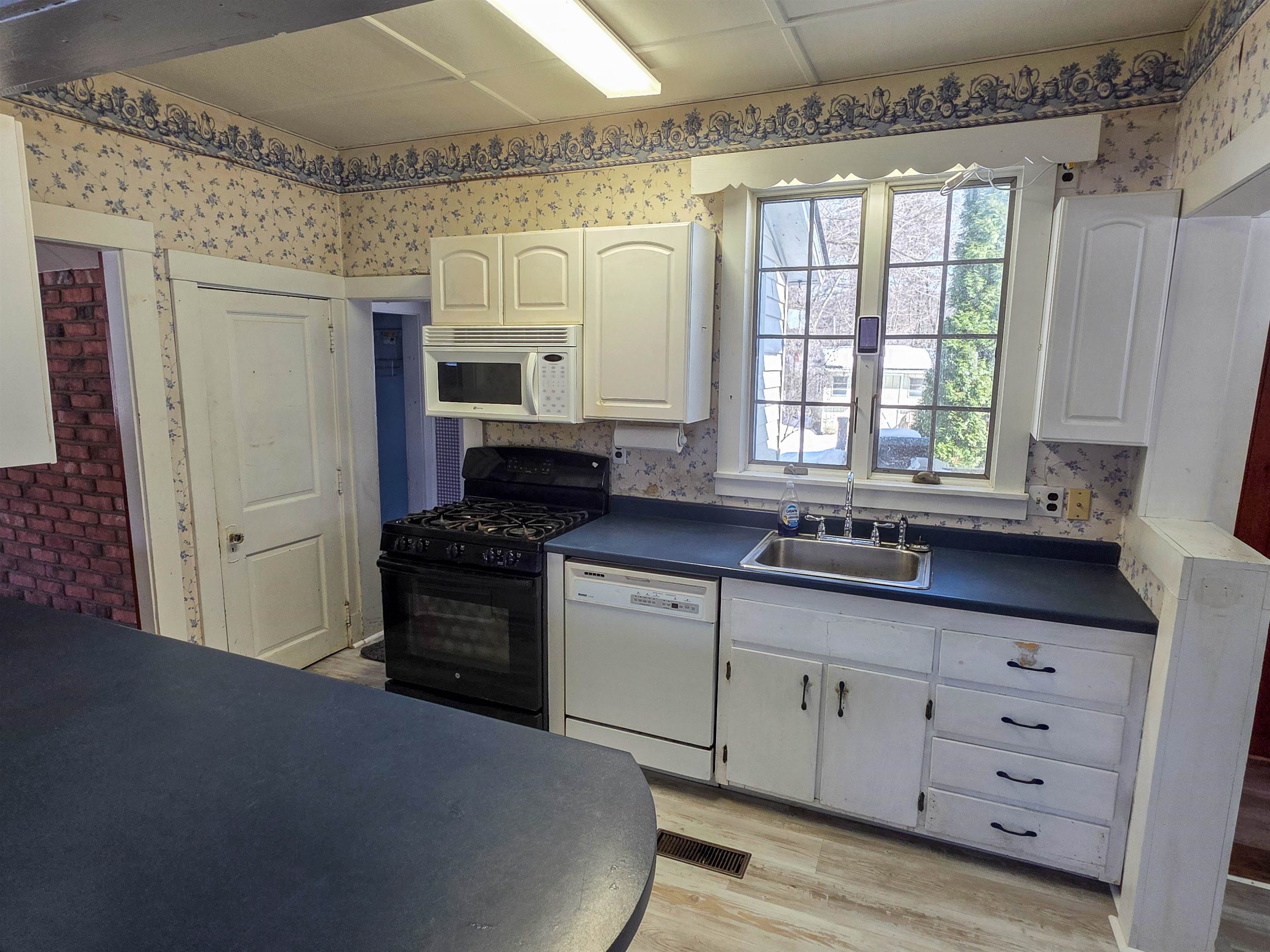 3 Cherry Street Windsor, VT 05089 - Photo 4 of 20