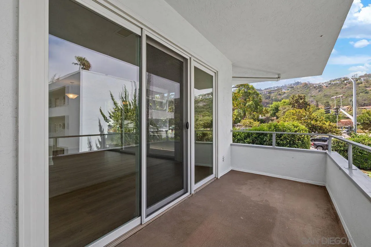 2368 Torrey Pines Road, Unit 63 La Jolla, CA 92037 - Photo 23 of 41 Balcony