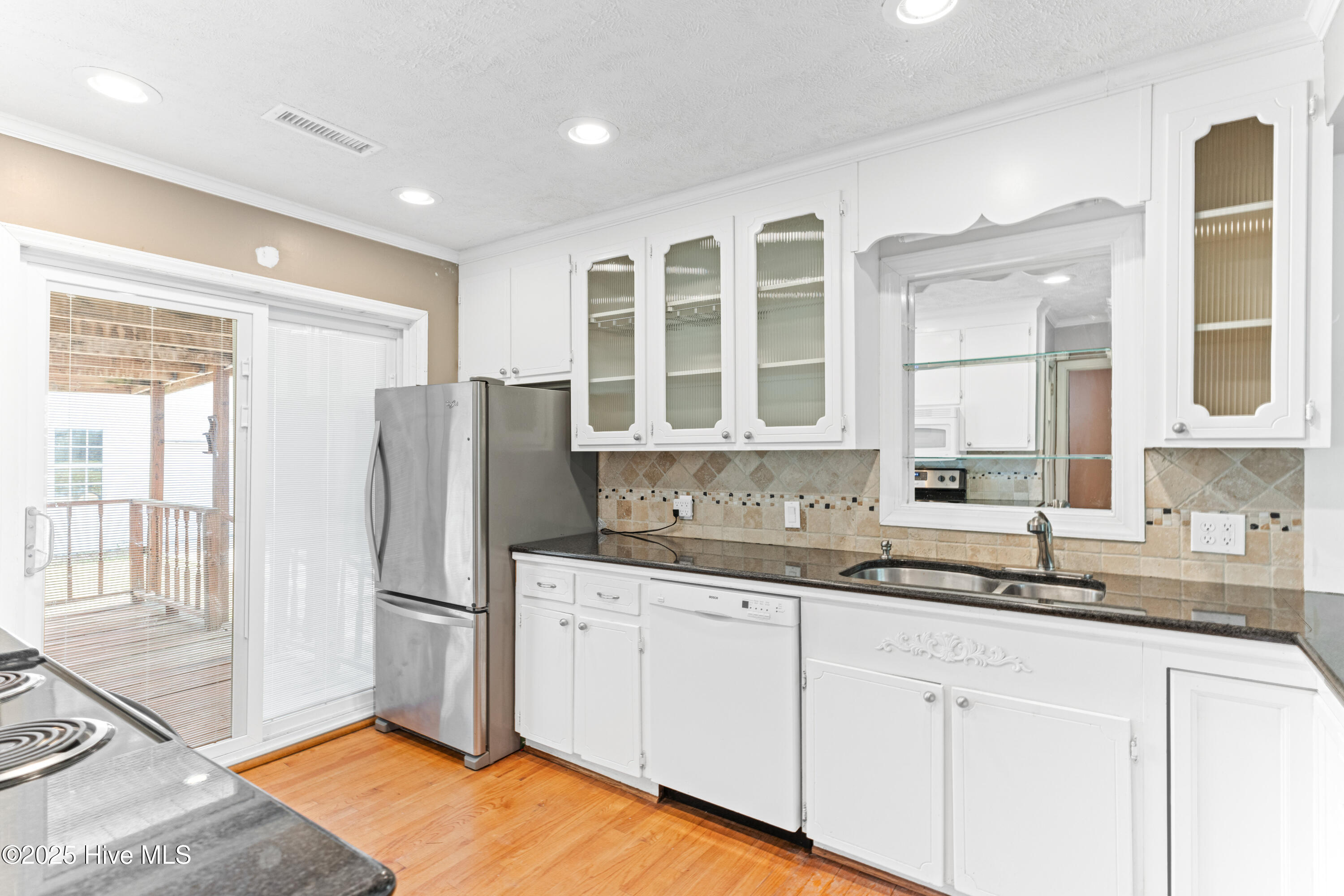 814 Latimer Drive Wilmington, NC 28403 - Photo 6 of 27 006_814_latimer_drive-06_792