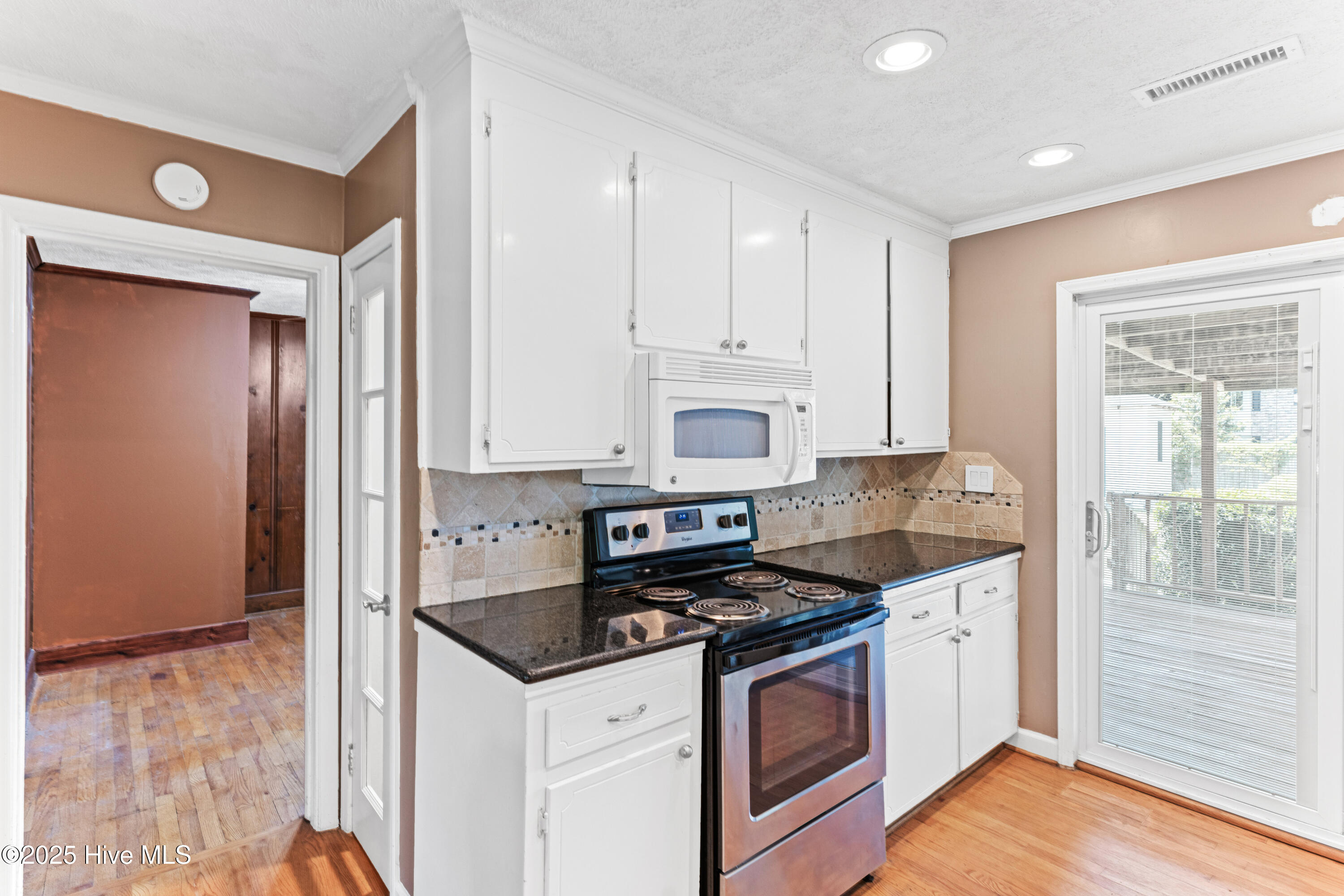 814 Latimer Drive Wilmington, NC 28403 - Photo 7 of 27 007_814_latimer_drive-07_18