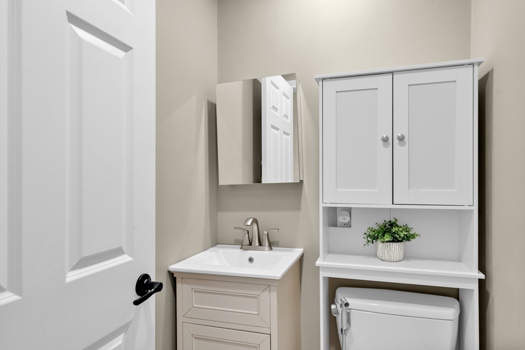4 Rebecca Road Newton, MA 02465 - Photo 10 of 26
