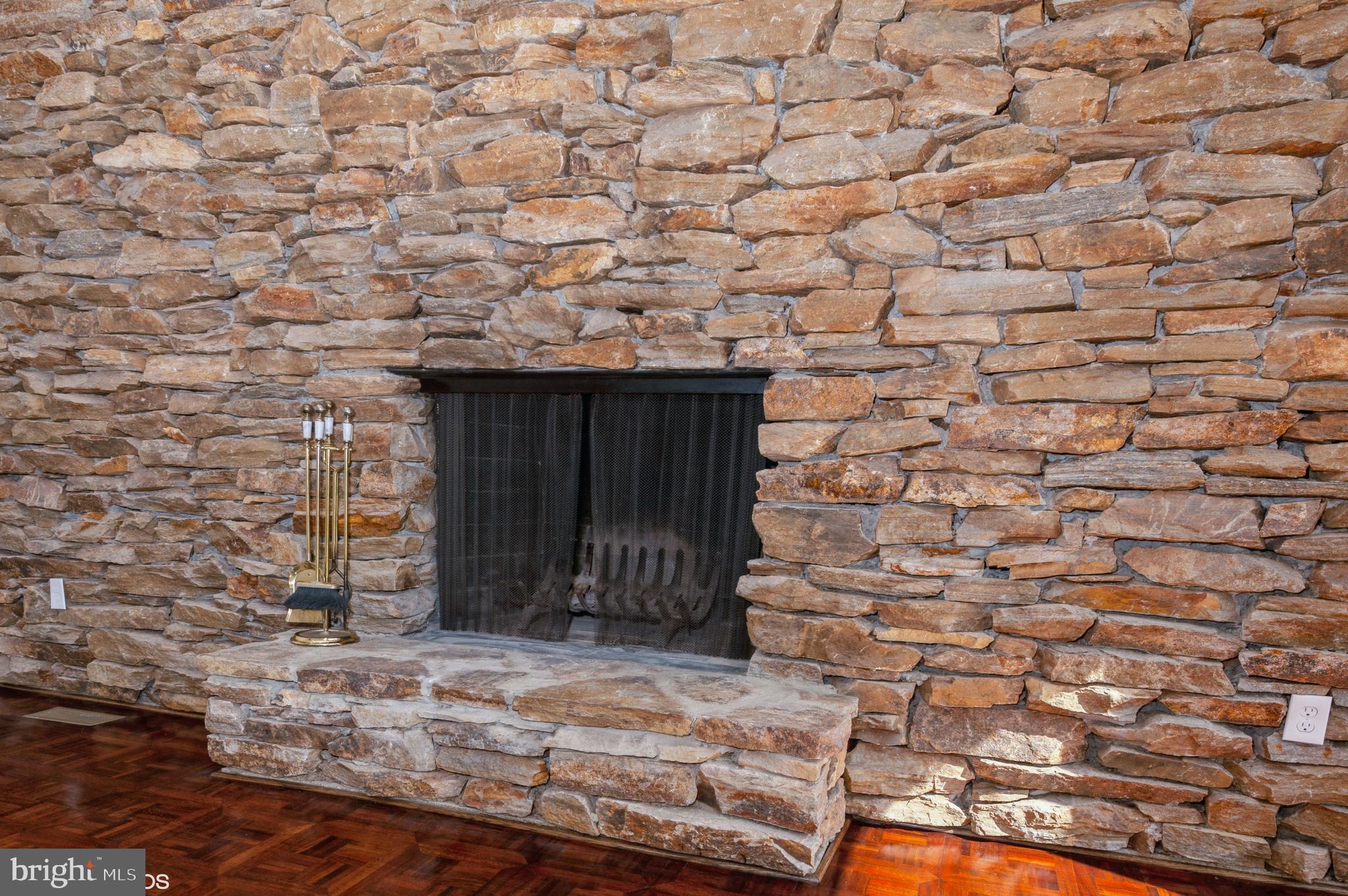 7804 Crossland Road Baltimore, MD 21208 - Photo 16 of 50 Gallery Image 16