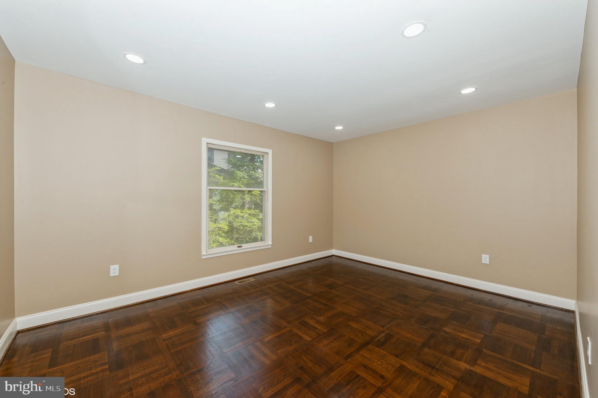7804 Crossland Road Baltimore, MD 21208 - Photo 17 of 50 Gallery Image 17