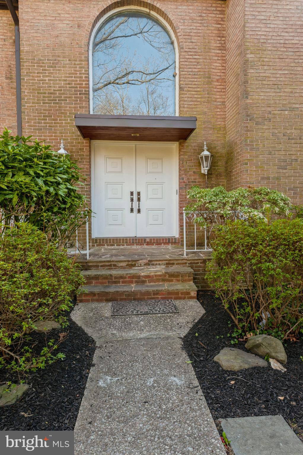 7804 Crossland Road Baltimore, MD 21208 - Photo 3 of 50 Gallery Image 3