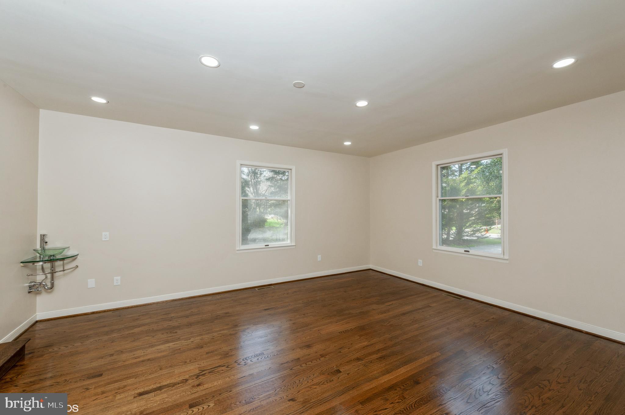 7804 Crossland Road Baltimore, MD 21208 - Photo 6 of 50 Gallery Image 6