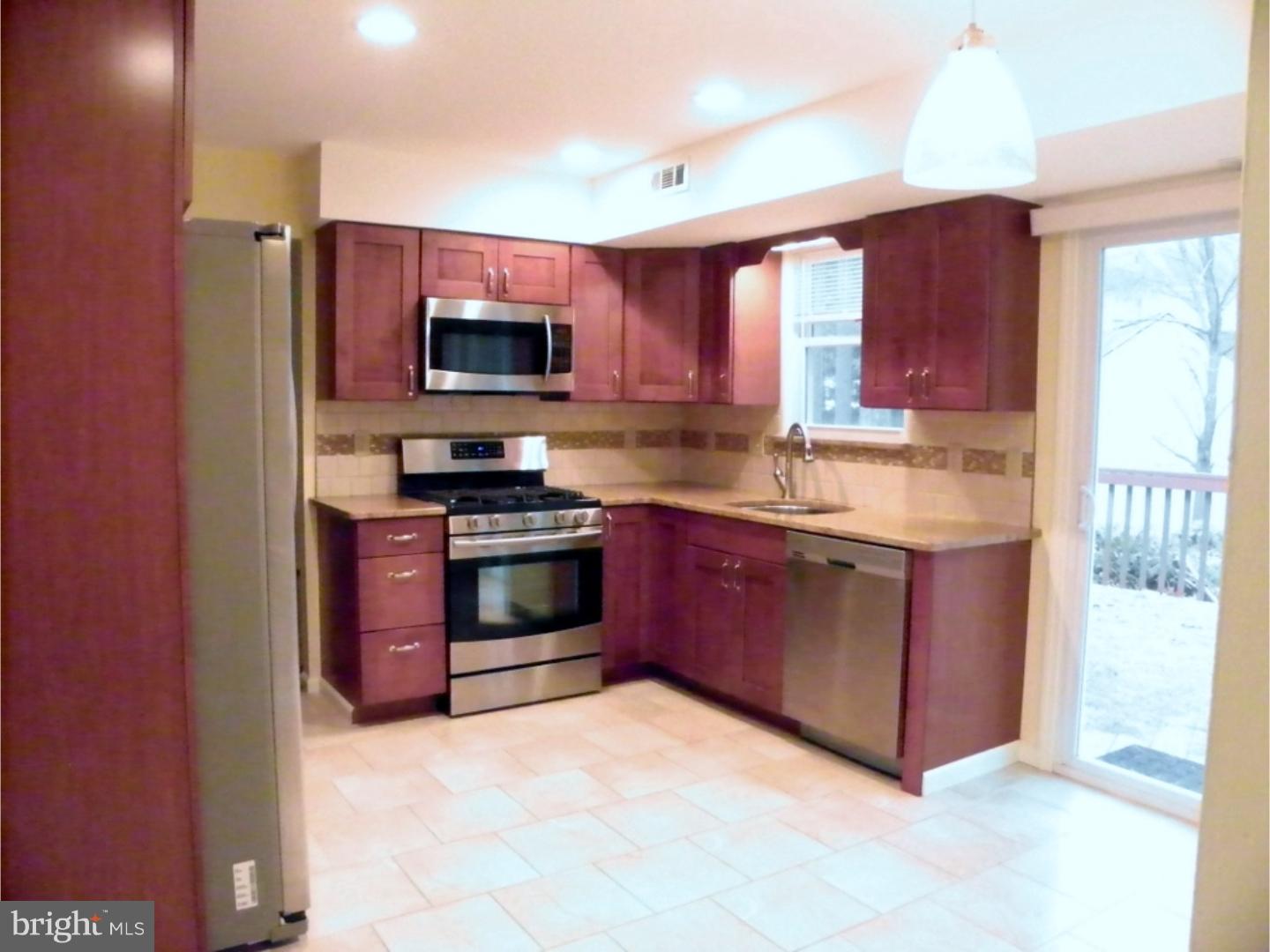 16 Aspen Road Sicklerville, NJ 08081 - Photo 4 of 18 Gallery Image 4