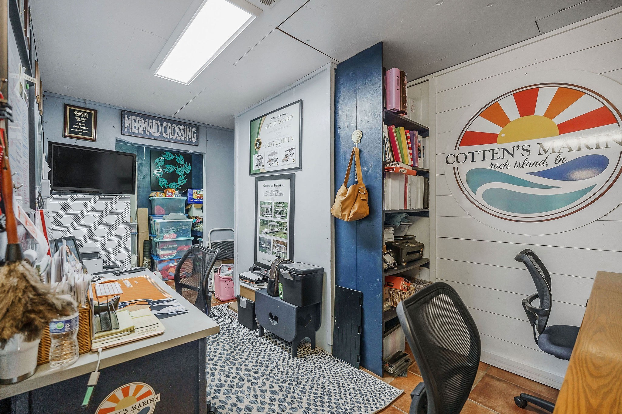1967 Rock Island Road Rock Island, TN 38581 - Photo 28 of 39 a room with furniture a flat screen tv and a window