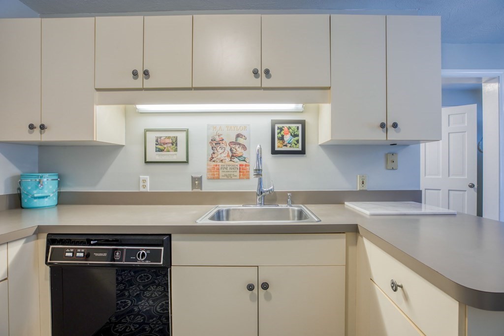 26 Ryan Road, Unit 3 North Brookfield, MA 01535 - Photo 9 of 27