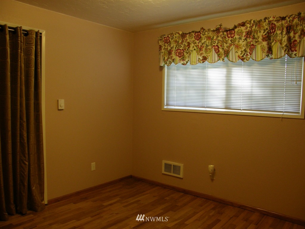 809 Clarke Road Aberdeen, WA 98520 - Photo 10 of 23 Gallery Image 10