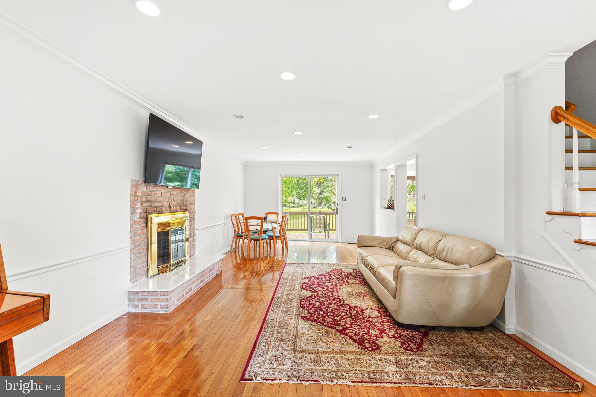 642 Coram Road Huntingdon Valley, PA 19006 - Photo 8 of 57