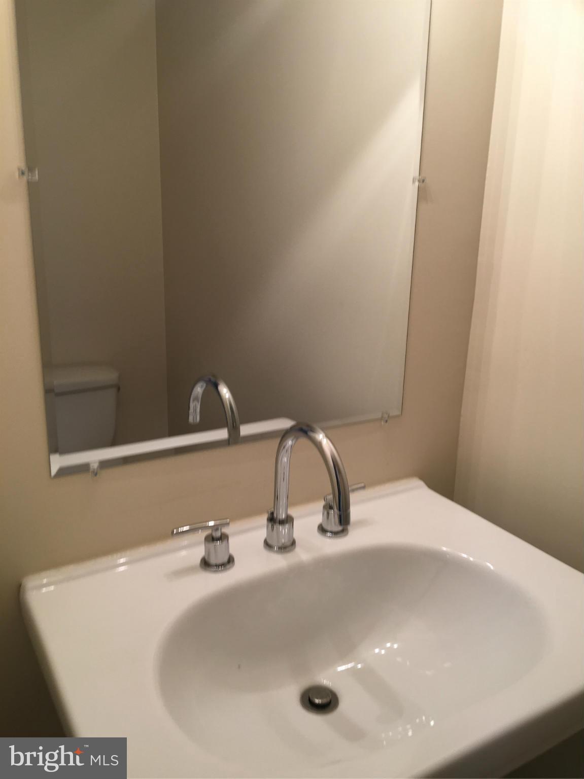 9860 Buckner Road Manassas, VA 20110 - Photo 5 of 11 Bath