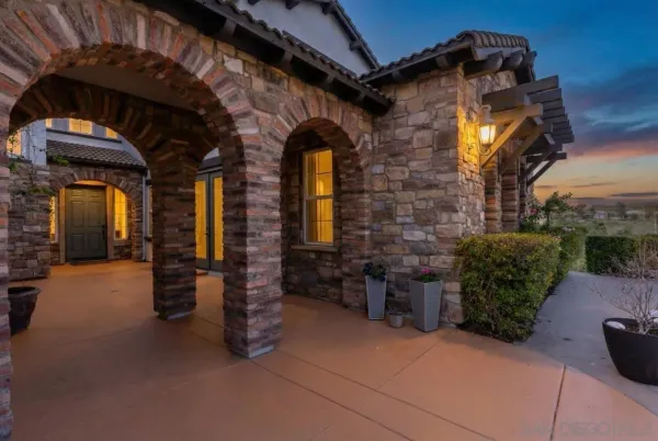 $1,550,000 | 310 Highland Oaks Court, Fallbrook, CA 92028