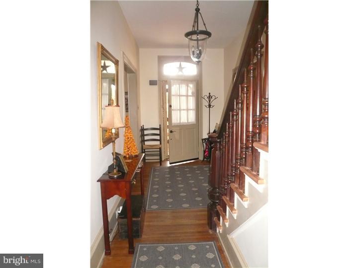 109 State Road Avondale, PA 19311 - Photo 2 of 25 Foyer