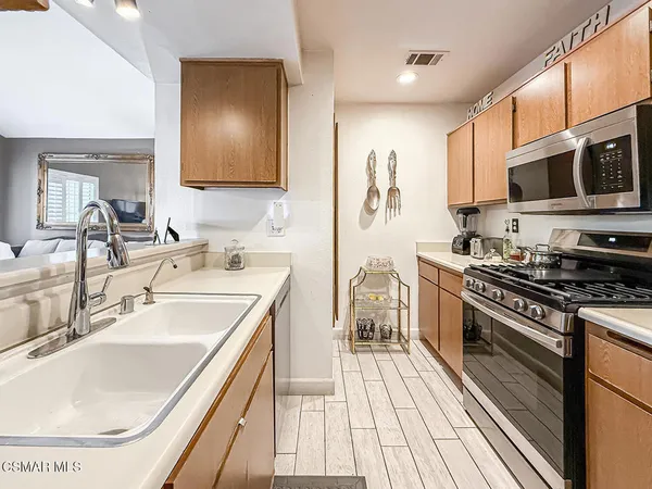 $445,000 | 2312 Archwood Lane, Unit 76, Simi Valley, CA 93063