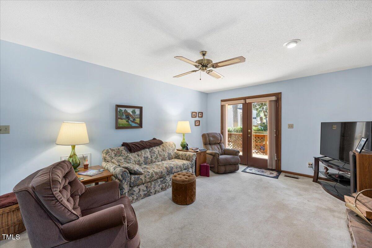 5636 Darrow Drive Raleigh, NC 27612 - Photo 5 of 29 02-- 7