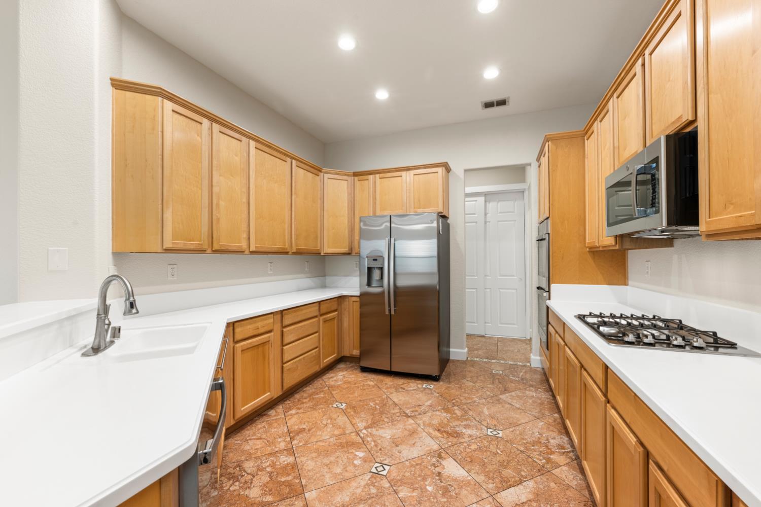 1155 Secret Lake Loop Lincoln, CA 95648 - Photo 28 of 48