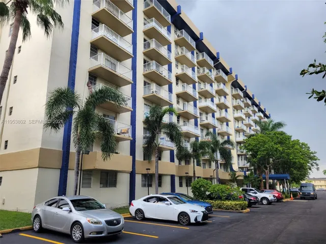 $1,875 | 4550 Northwest 9th Street, Unit 315E, Miami, FL 33126