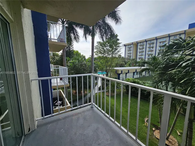 $1,875 | 4550 Northwest 9th Street, Unit 315E, Miami, FL 33126