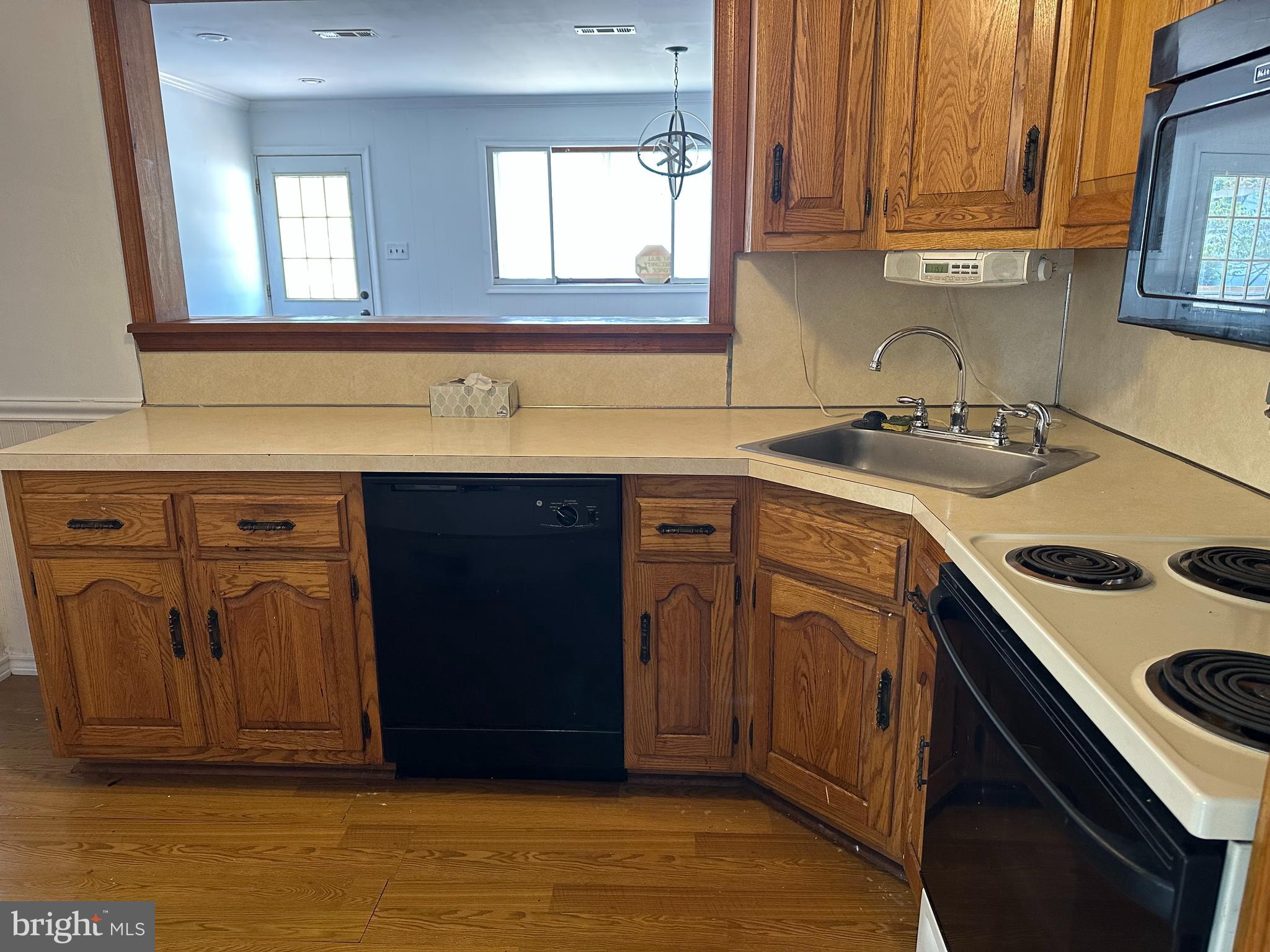 651 West County Line Road Hatboro, PA 19040 - Photo 6 of 26 Kitchen