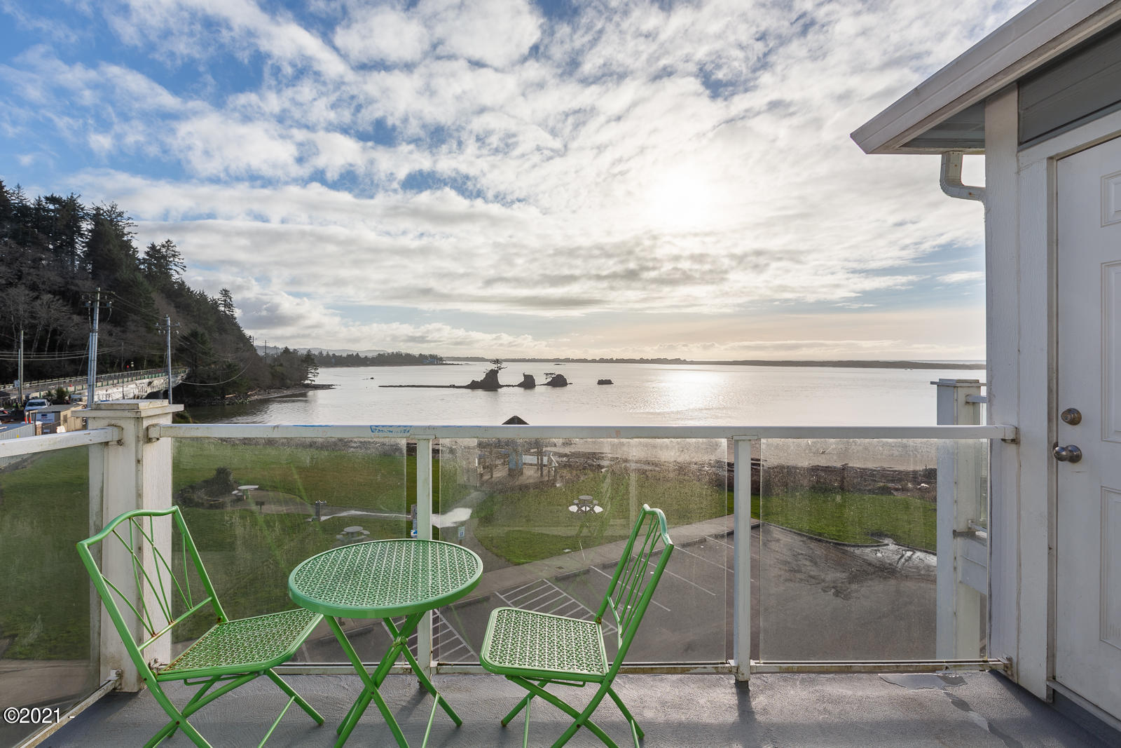 5201 Southwest Highway 101 Lincoln City, OR 97367 - Photo 1 of 19 WatersEdgeUnit401-14