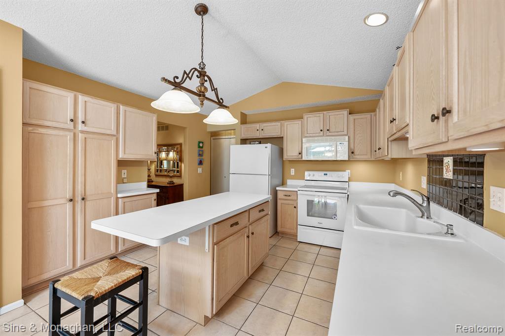 35595 Court Ridge Court Farmington Hills, MI 48335 - Photo 14 of 39