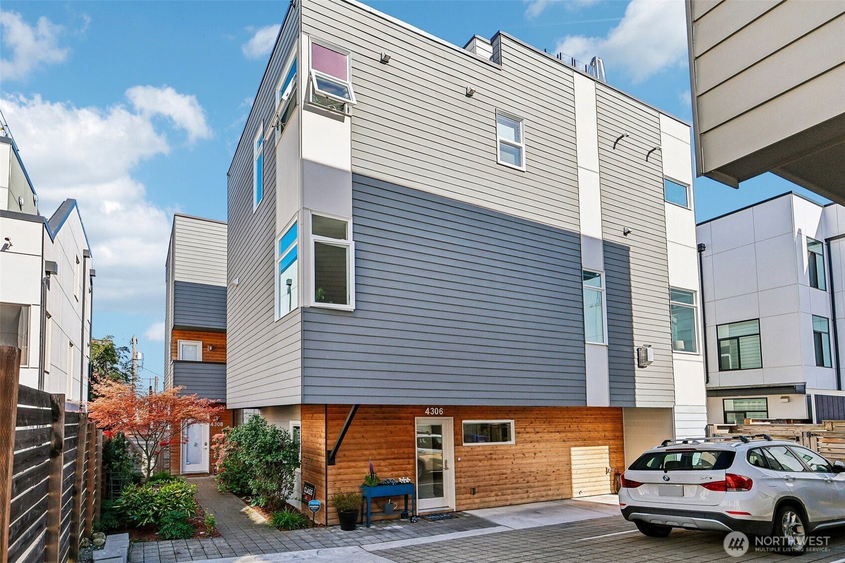 4306 Evanston Avenue North Seattle, WA 98103 - Photo 1 of 38