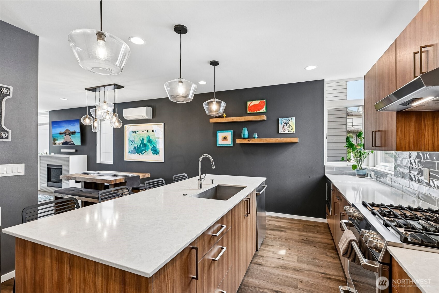 4306 Evanston Avenue North Seattle, WA 98103 - Photo 12 of 38