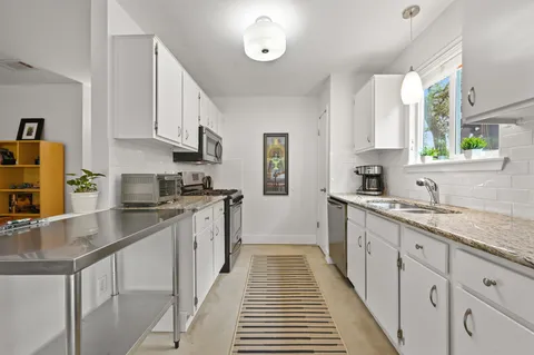 $430,000 | 7810 Wakefield Drive, Austin, TX 78749