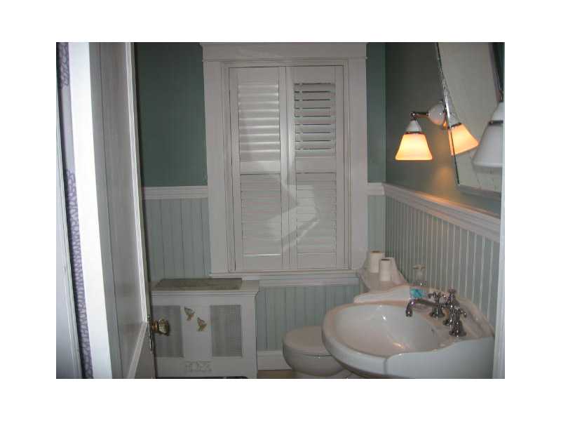 6 Ledge Road East Greenwich, RI 02818 - Photo 9 of 10 Bathroom.