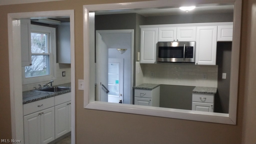 660 Glenhurst Road Willowick, OH 44095 - Photo 8 of 25