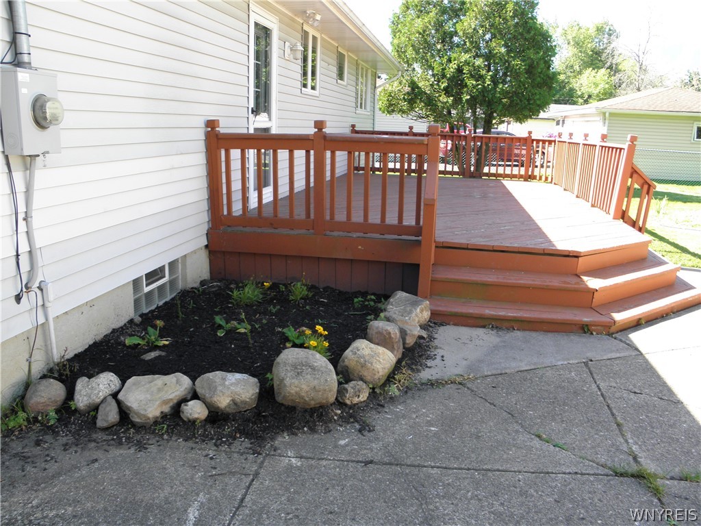 128 Minden Drive Orchard Park, NY 14127 - Photo 11 of 20 DECK